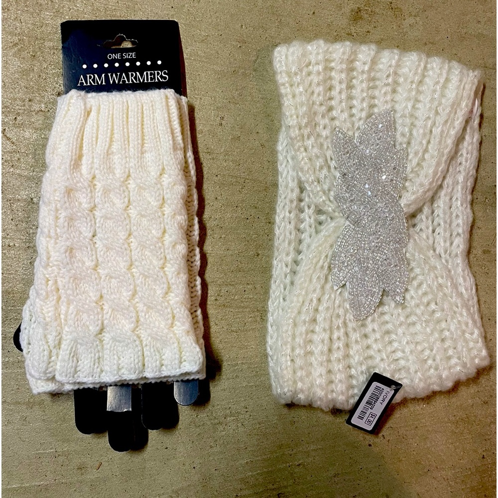 White gloves and hat combo!Never been work or used ,from a smoke free home